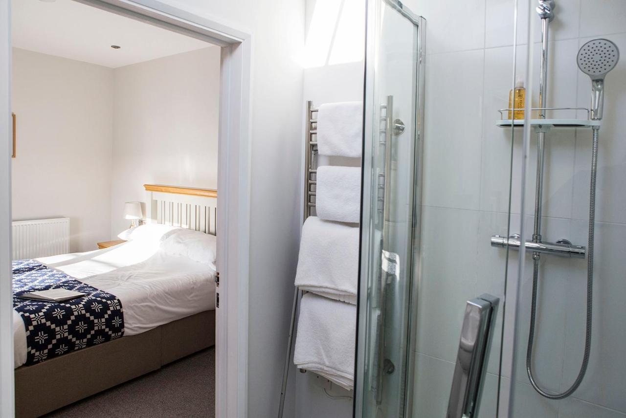 Victoria Inn Brewhouse B&B Roch Bagian luar foto